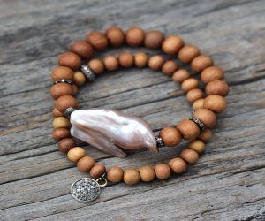 Baroque Pearl Diamond Sandalwood Bracelet Baroque Pearl Diamond Sandalwood Bracelet